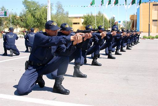 الفرق بين العامل والموظف - الفرق بين العامل والموظف في الشغل 11585 2