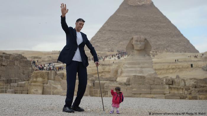 اطول رجل في العالم , صور عن اطول رجل موجود بالعالم